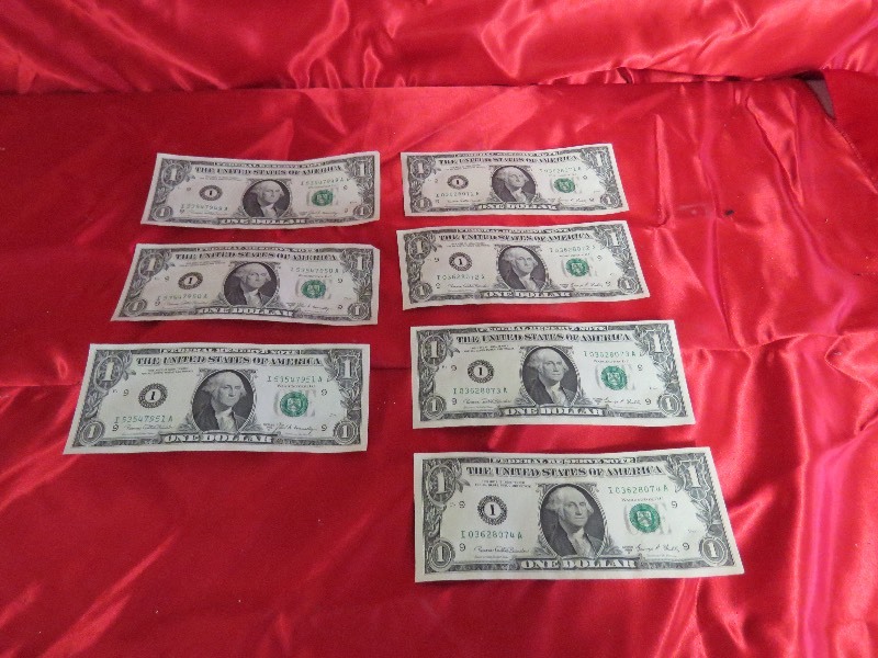 lot 81 image: 1969 Dollar Bills