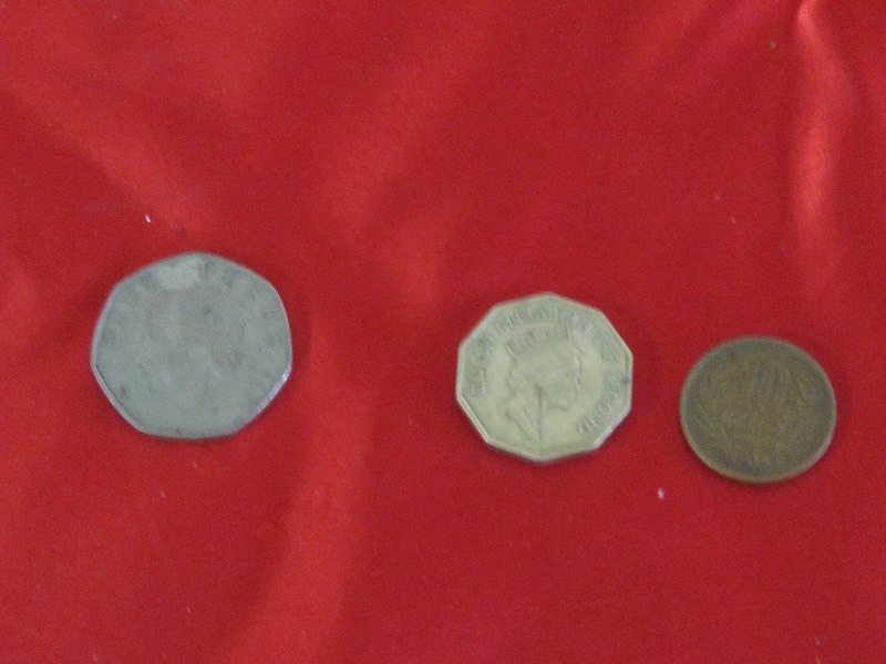 lot 84 image: Foreign Coins