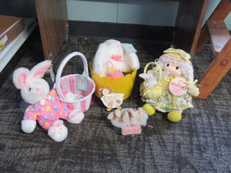 lot 94 image: Easter lot
