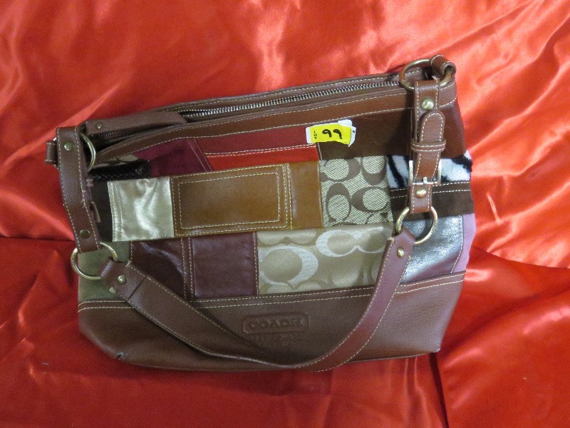 lot 99 image: Coach Purse