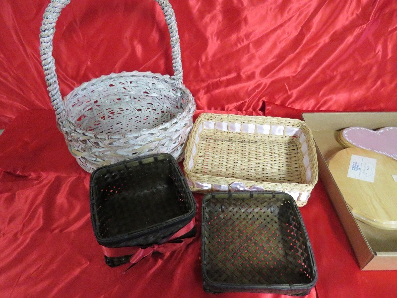 lot 104 image: wicker baskets