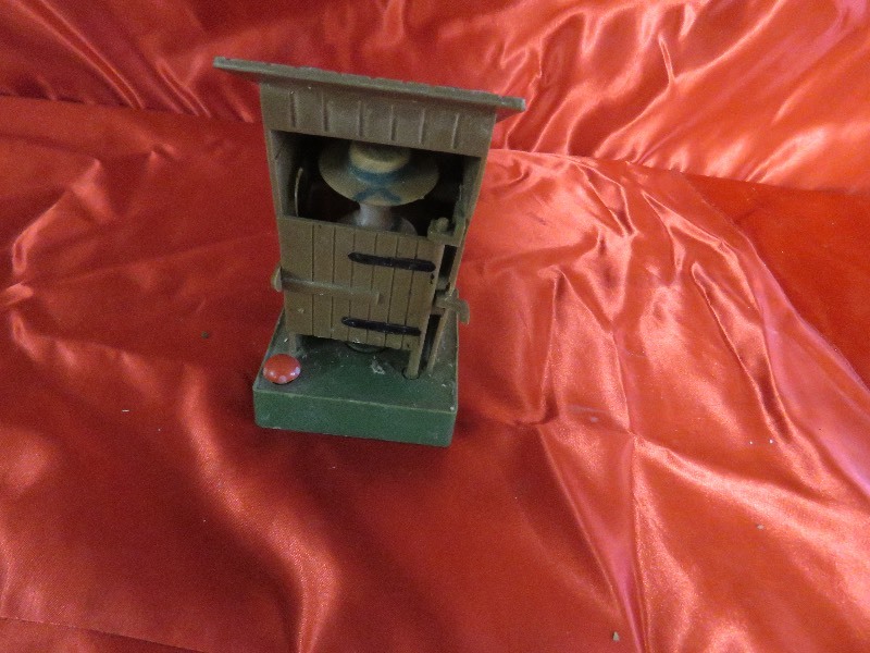 lot 134 image: vintage gag gift