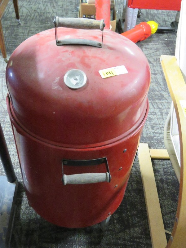 lot 141 image: Charbroil Smoker