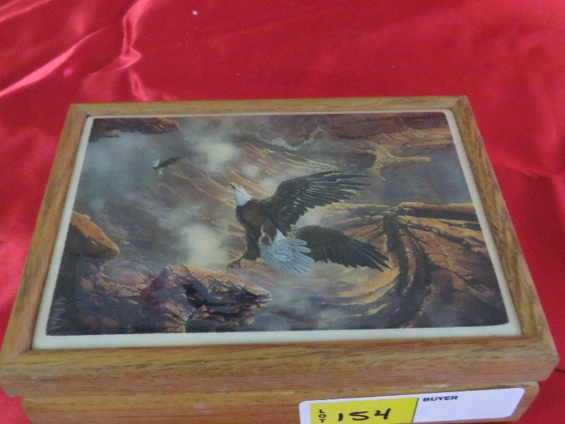 lot 154 image: jewelry box