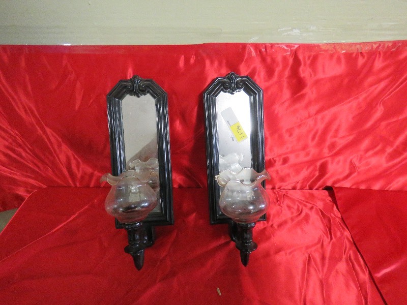 lot 176 image: wall Sconces