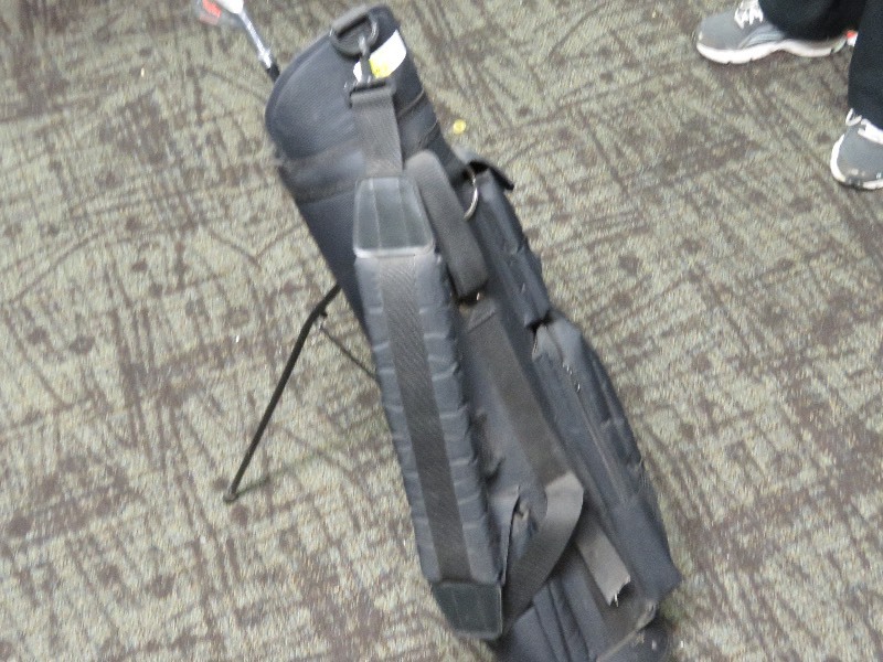 lot 187 image: Golf Bag