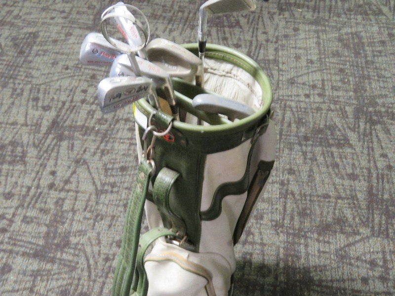 lot 188 image: Golf Bag