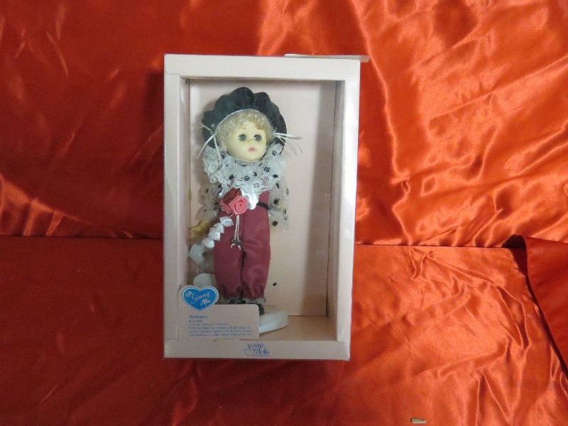 lot 200 image: Ginny Collectible doll