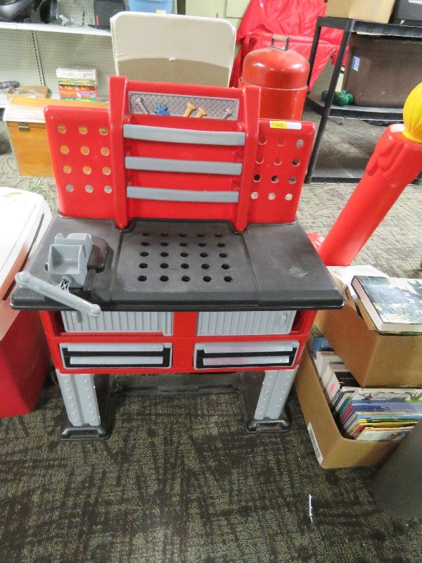 lot 213 image: Toy Workbench