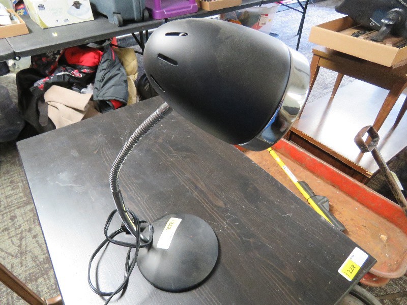 lot 222 image: Desk Lamp