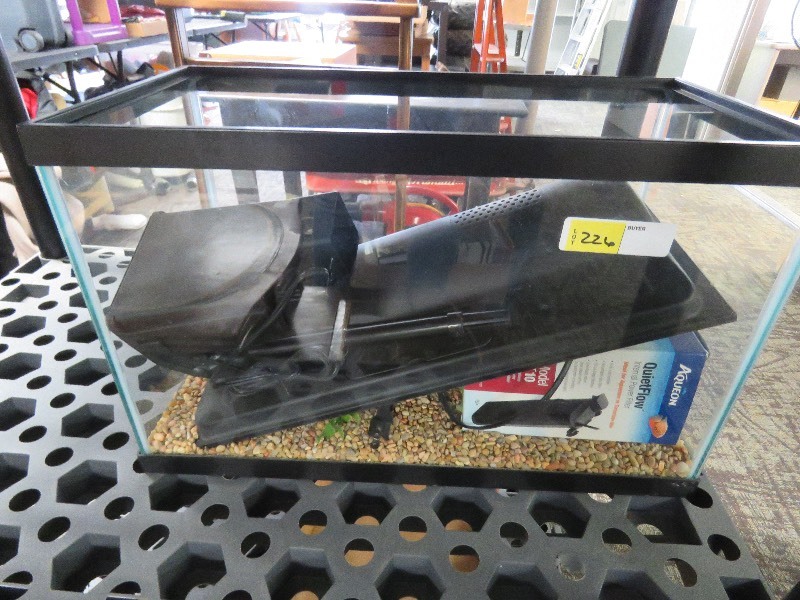 lot 226 image: Fish Tank