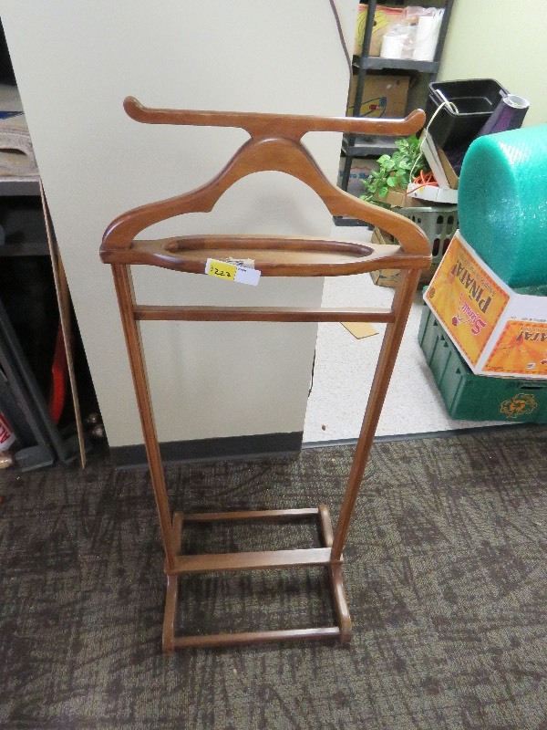 lot 227 image: Wood Suit Rack