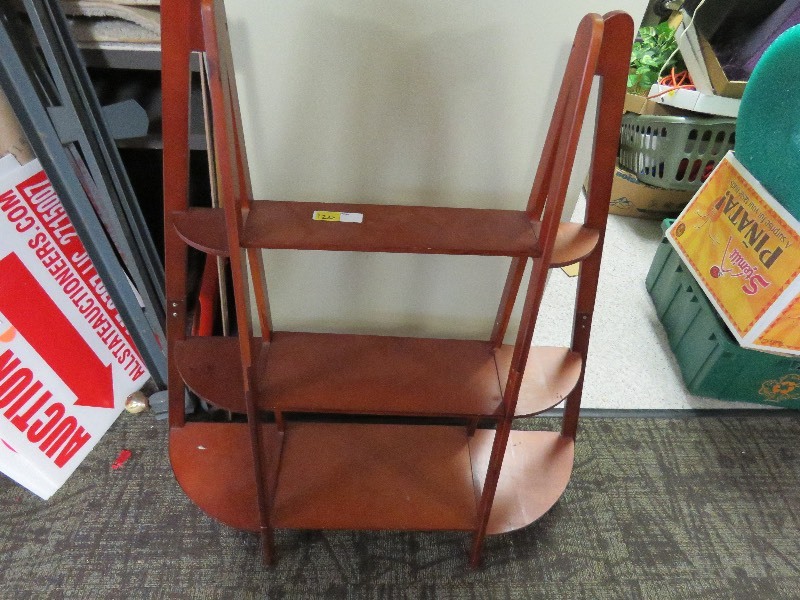 lot 232 image: Shelf