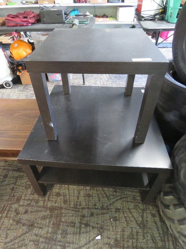 lot 233 image: Coffee Table and End Table