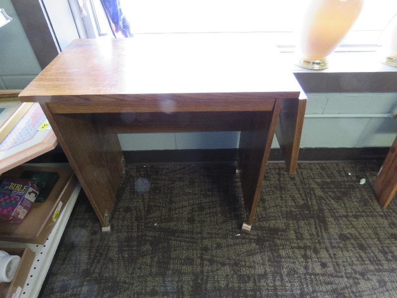 lot 249 image: sewing table