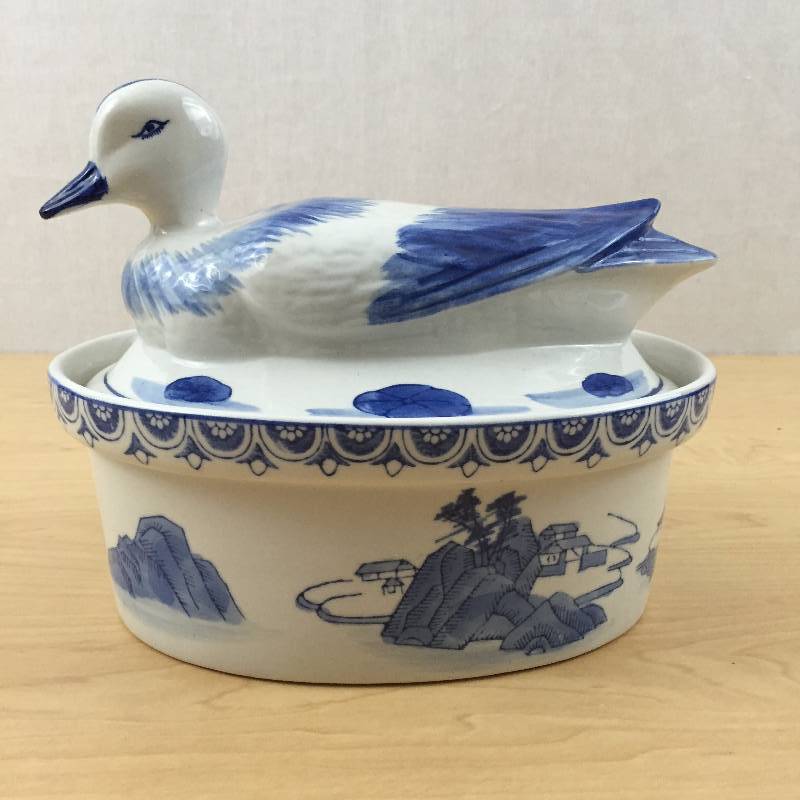 Beautiful Asian Vintage Chinese Large Porcelain Duck Terrine 9.5 Covered Baking Dish Casserole Crock with Lid Blue & White Excellent Condition