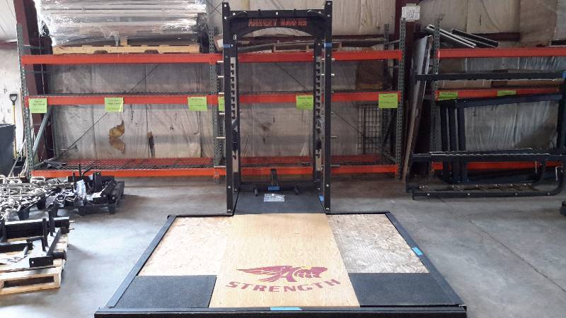 lot 1 image: Power Rack w Platform