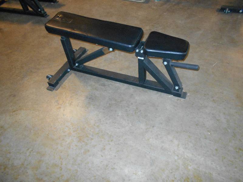 lot 10 image: Adjustable Weight Bench