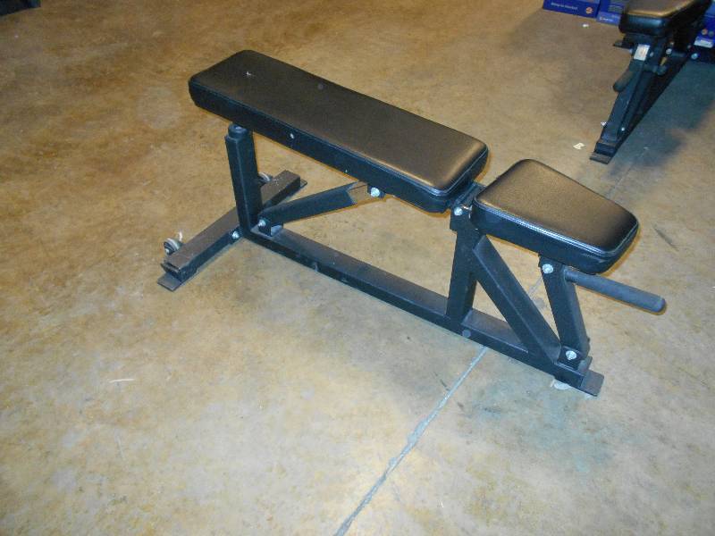 lot 12 image: Adjustable Weight Bench