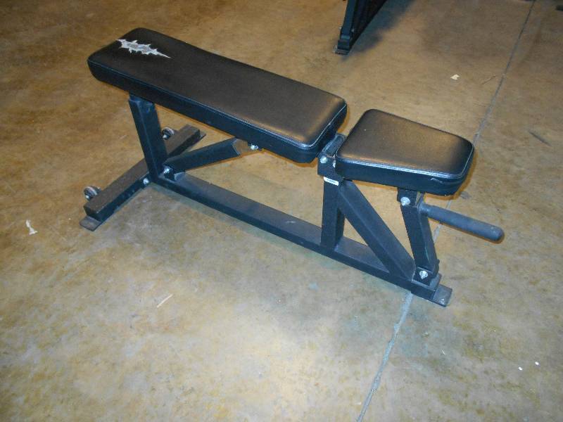 lot 13 image: Adjustable Weight Bench