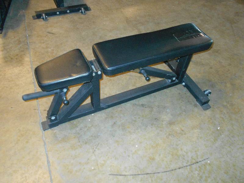 lot 15 image: Adjustable Weight Bench