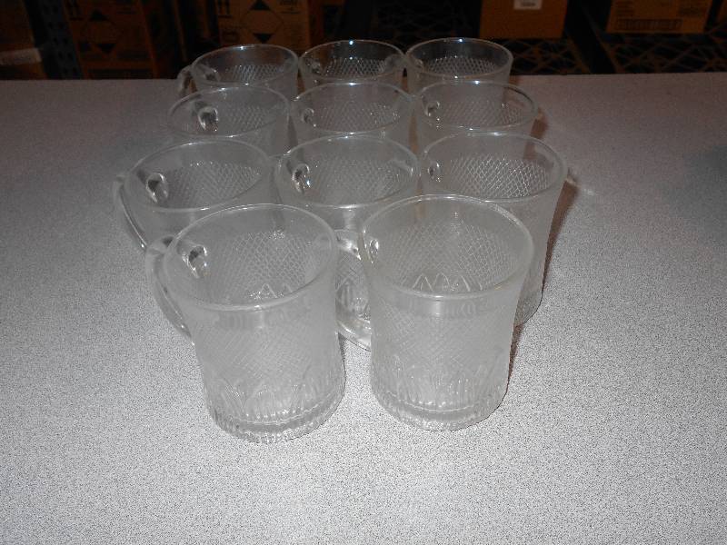lot 25 image: Glassware