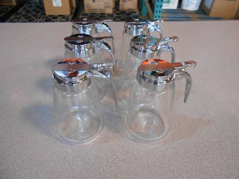lot 32 image: Glassware