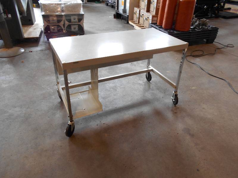 lot 60 image: Powered Computer Desk