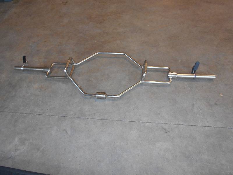 lot 6 image: Olympic Shrug Bar
