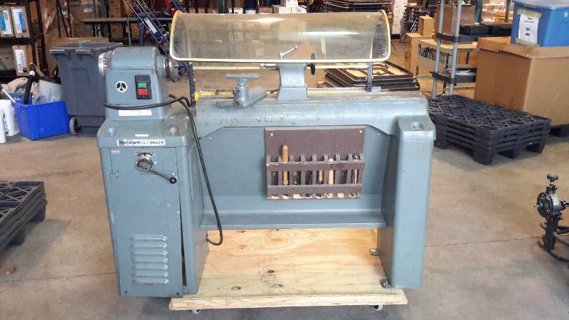 lot 72 image: Wood Lathe