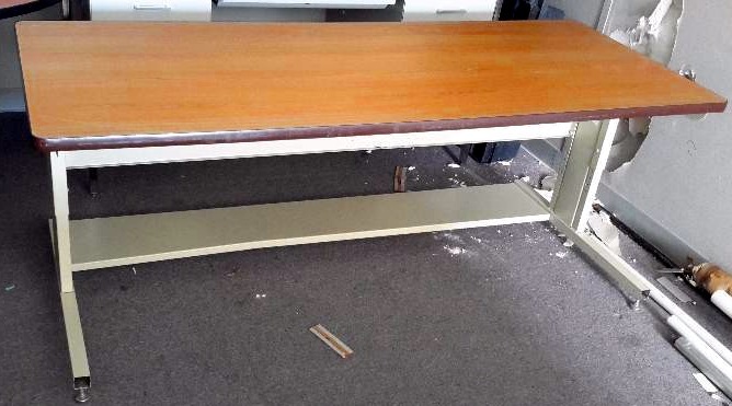 lot 141 image: Table