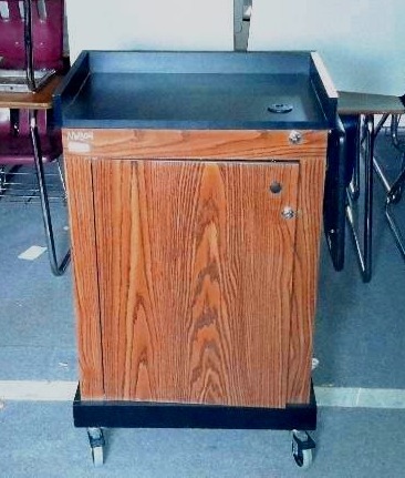 lot 105 image: Podium