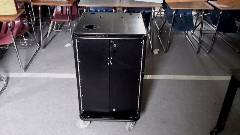 lot 120 image: Audio Video Cart