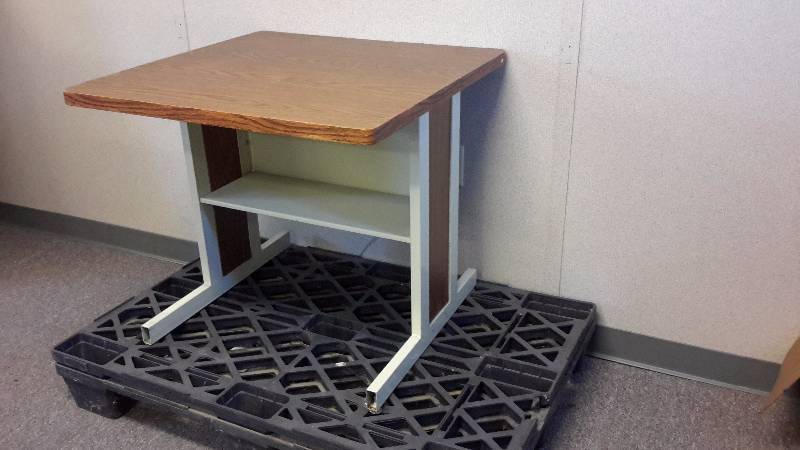 lot 160 image: Desk