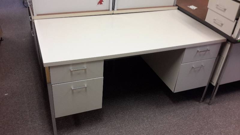 lot 164 image: Desk