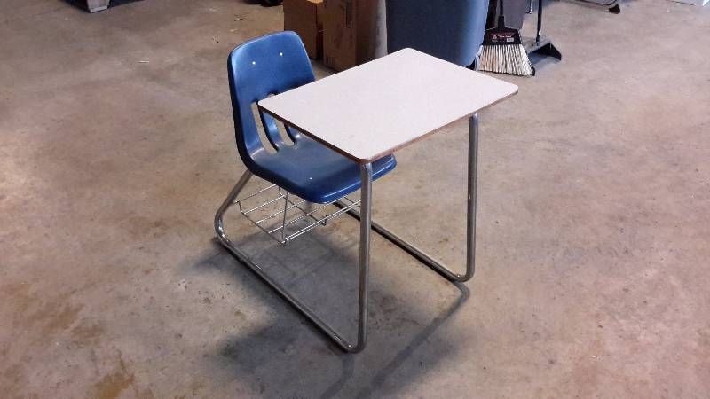 lot 237 image: Classroom Set of 10 Student Desks
