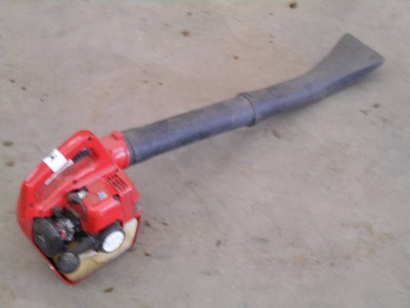 lot 14 image: Handheld Gas Blower, Runs & Operates