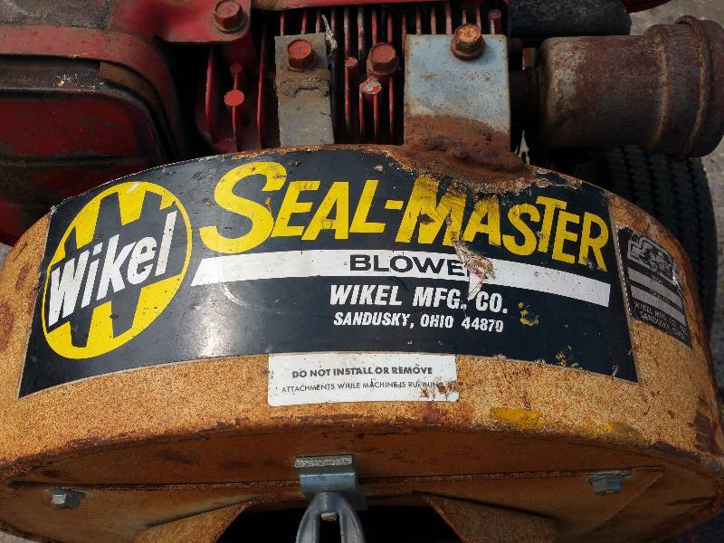lot 9 image: Wikel Seal Master Walk-Behind Blower