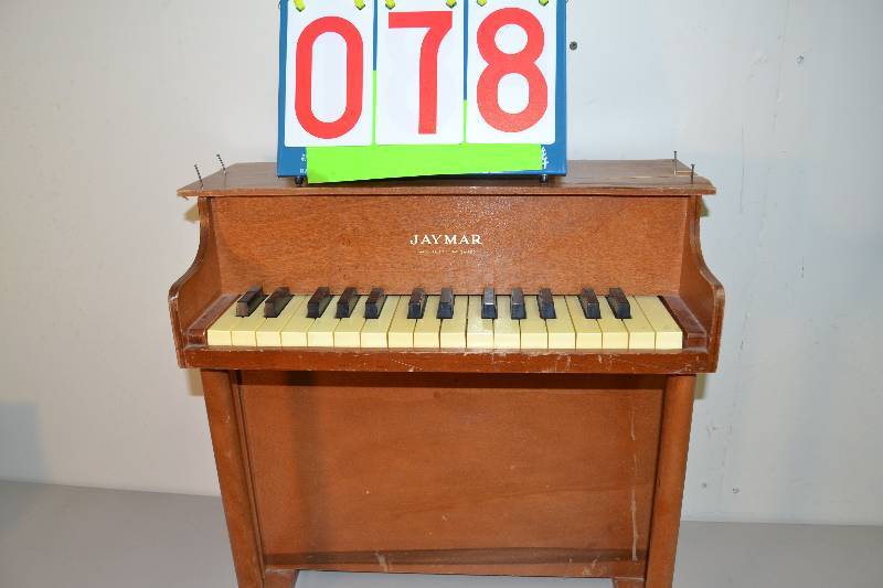 lot 78 image: Jaymar Childs Piano