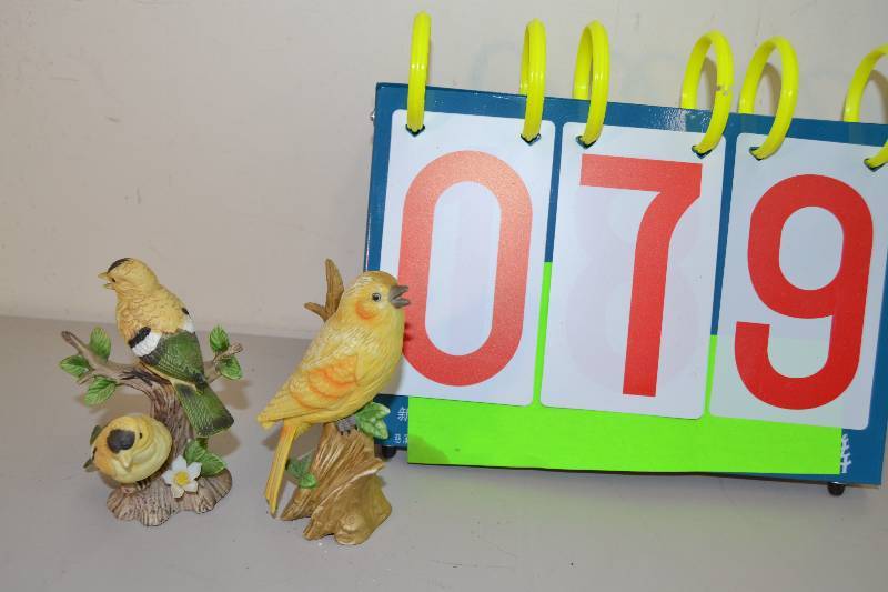 lot 79 image: Lefton China birds