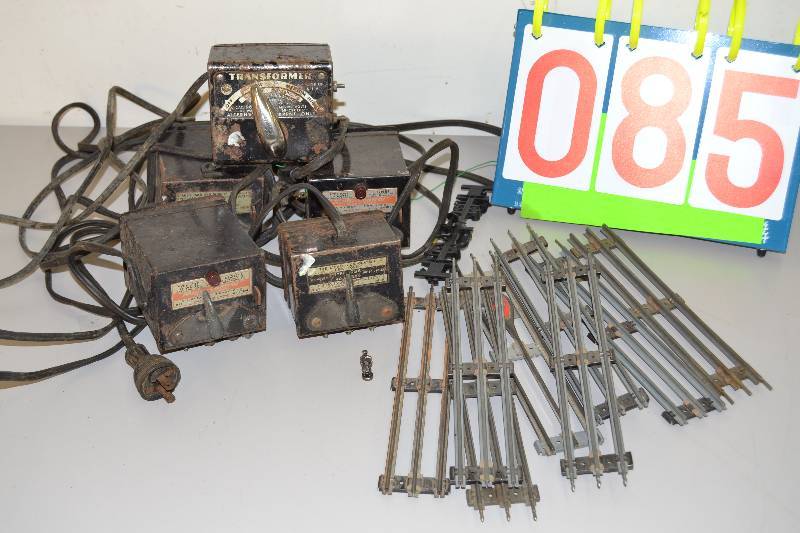 lot 85 image: Electric Train Accessories