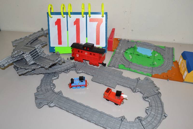 lot 117 image: Train Set