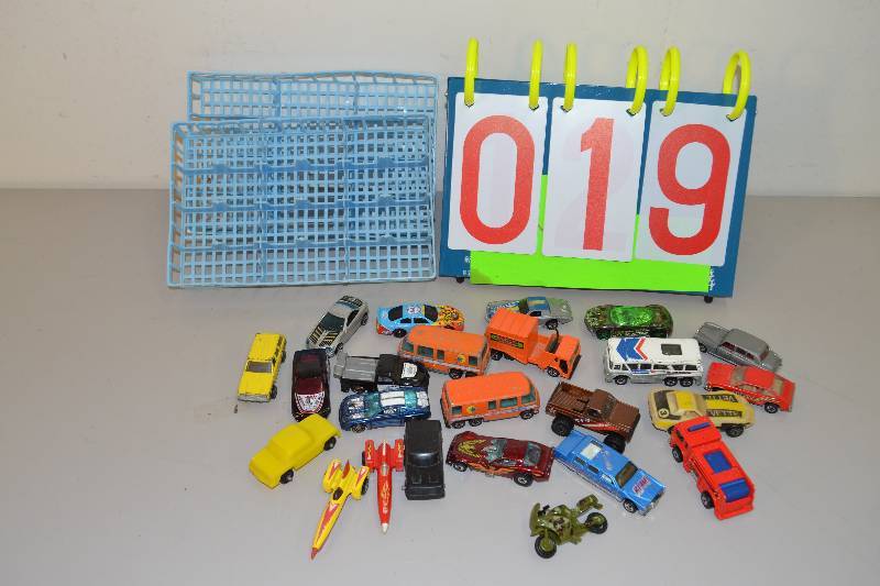 lot 19 image: Cars