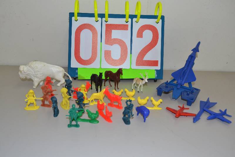 lot 52 image: Childrens Toys