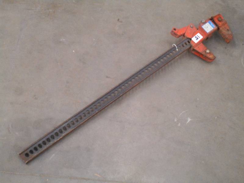 lot 15 image: JackAll 8000# Jack ...