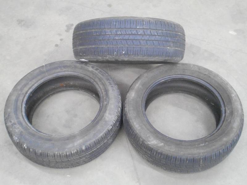 lot 16 image: (3) Kumho P2056016 Tires, Used ...