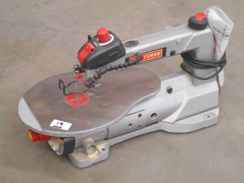 lot 19 image: Craftsman 16 Variable Speed Scroll...