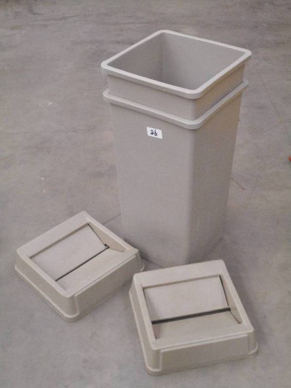 lot 26 image: (2) Lidded Plastic Trash Cans ...