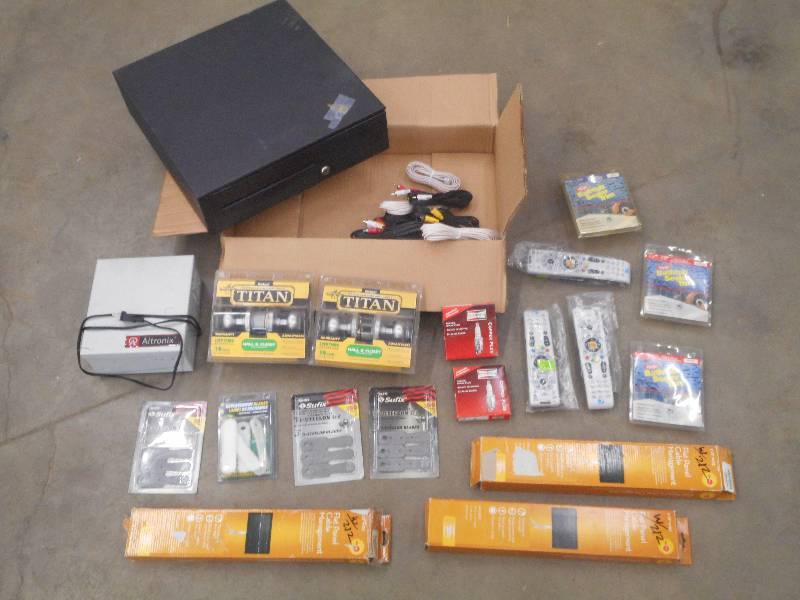 lot 29 image: Box Of Assorted Lock Box With Key,...