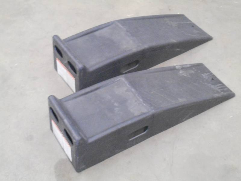 lot 32 image: Set Of Plastic Car Ramps ...